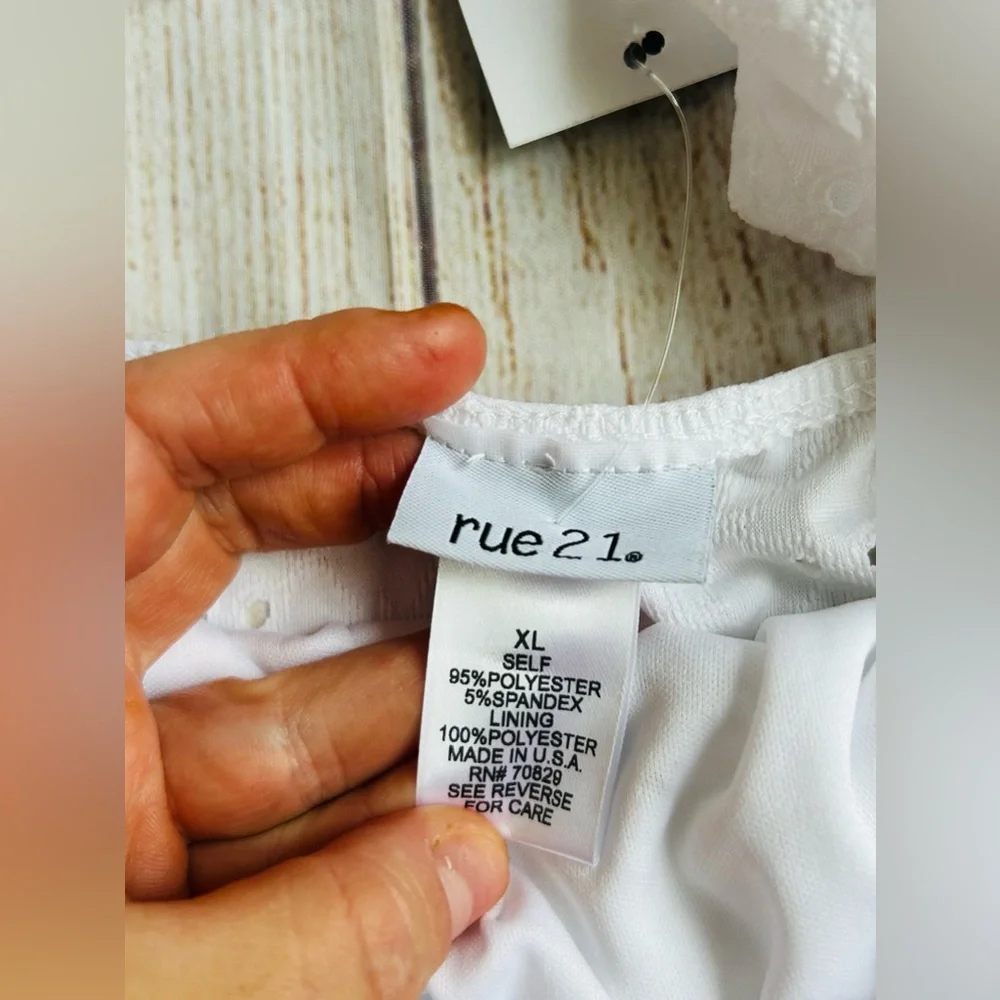 Rue21 Women’s White Eyelet Cropped Sweetheart Neck Tie Tank Top Size XL NWT - Picture 10 of 11